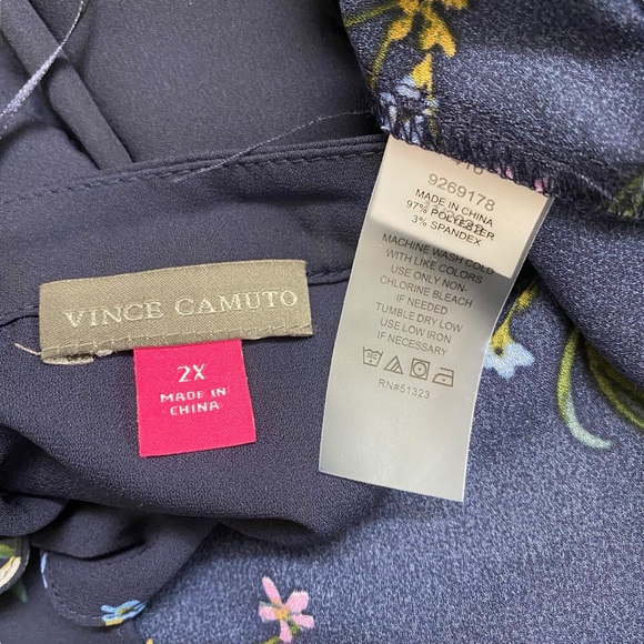 Vince Camuto Womens Blue Floral Top Size 2X Blouse V Neck 3/4 Sleeve Hi Low - Picture 12 of 12